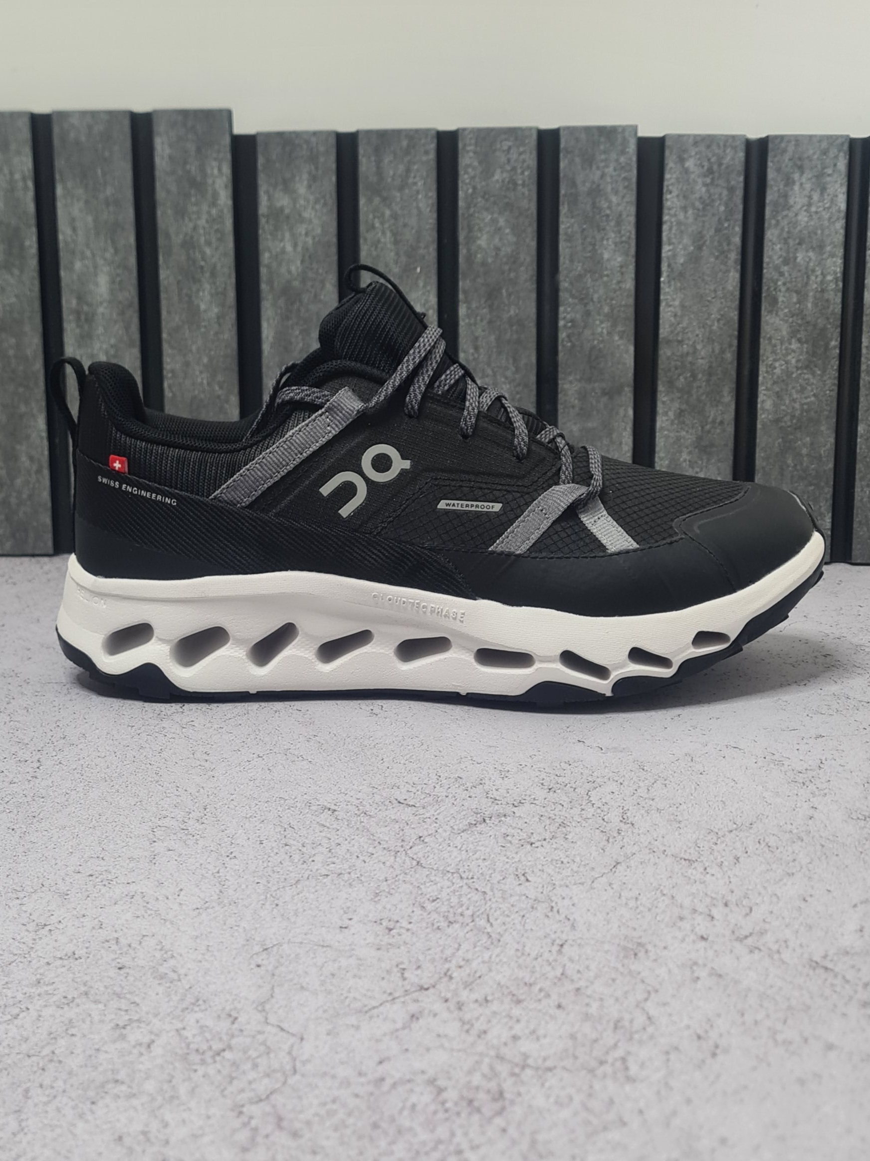 کفش کتانی مردانه مدل آن رانینگ cloud waterproof