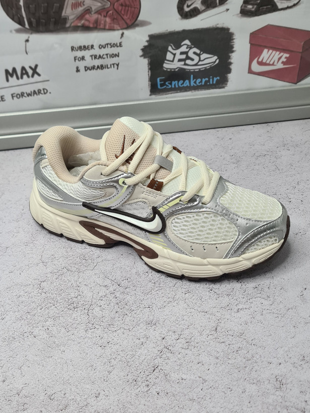 کفش کتانی زنانه نایک مدل v5k