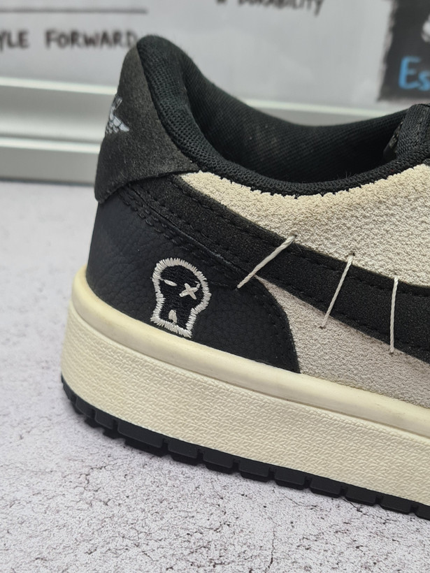 کفش کتانی مردانه نایک مدل travis scott