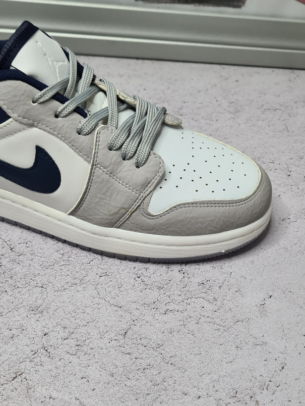 کفش کتانی زنانه نایک مدل air jordan1 low